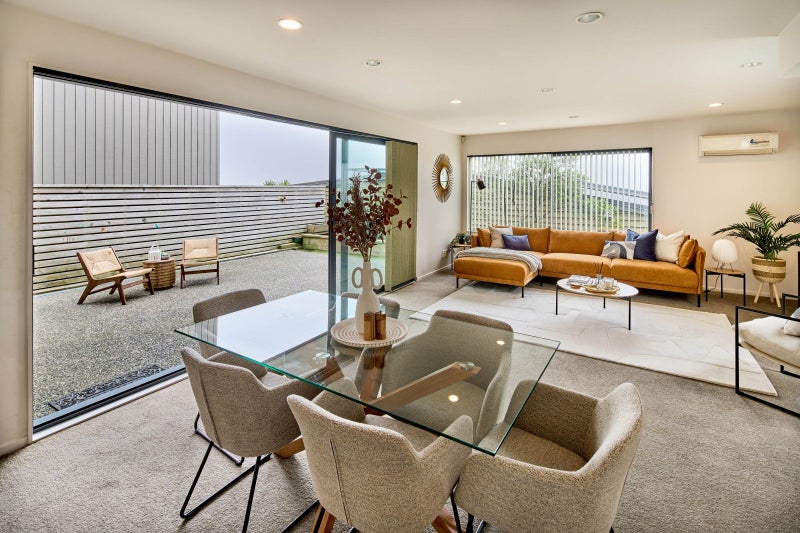 MODERN EASE IN A QUIET WOODRIDGE SETTING64517226204673111