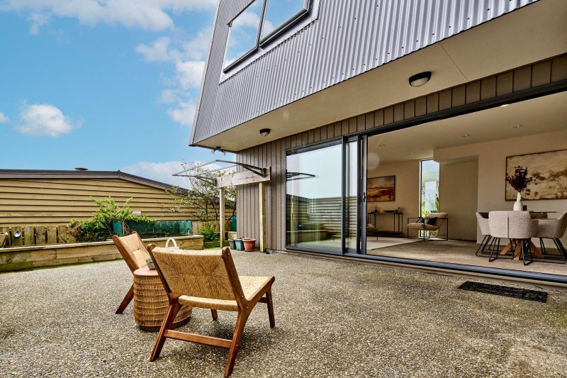 MODERN EASE IN A QUIET WOODRIDGE SETTING64517226204673112