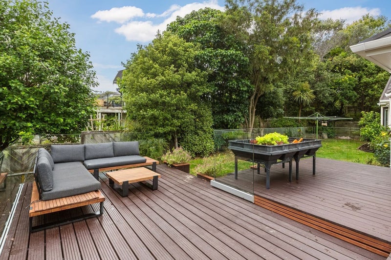 Whitby, 3 bedrooms64517226433666111