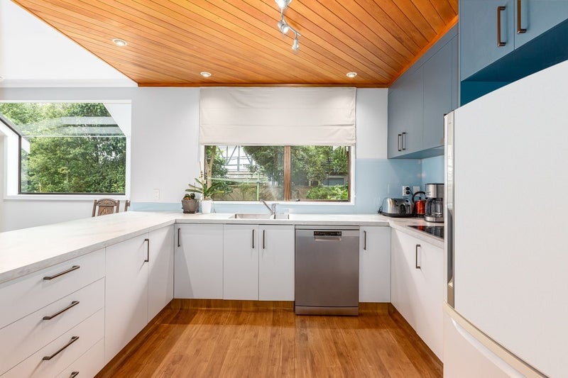 Whitby, 3 bedrooms64517226433666112