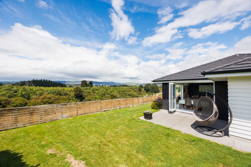 Discover Panoramic Views & Modern Living64517325525506113