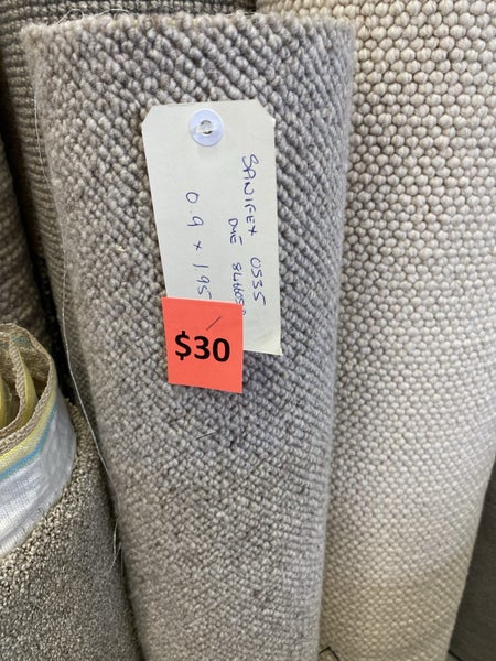 Carpet shortends in various sizes Carousel 1