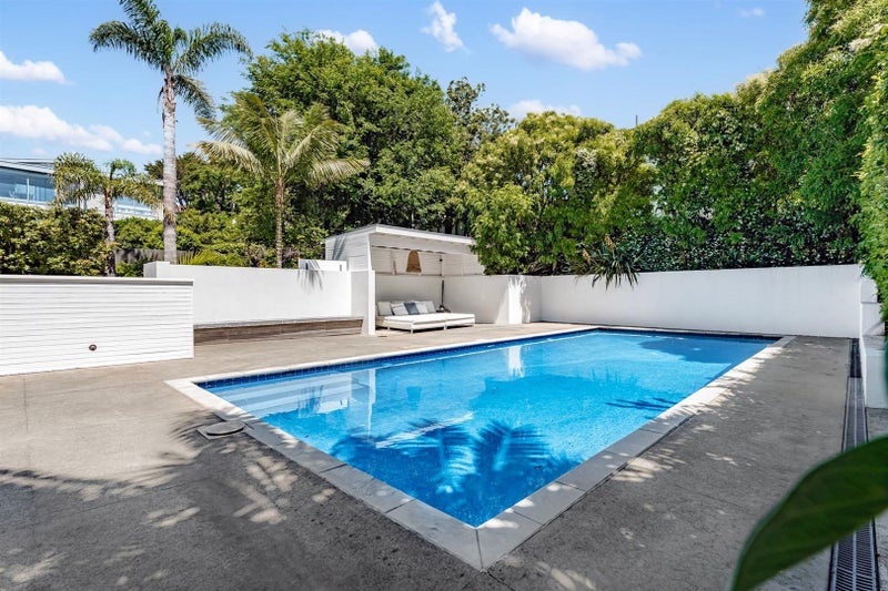 Paradise Found – Family Sanctuary On 1,156sqm64517525459587111