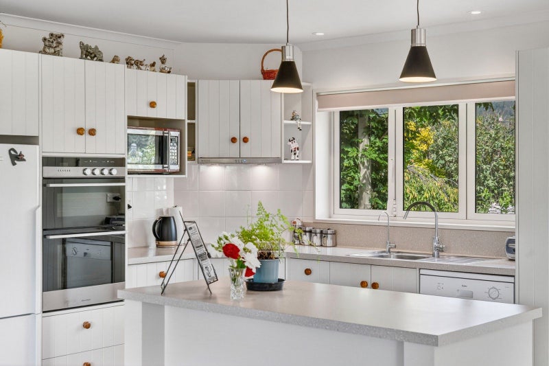 Retirement, holiday or starter64595002322049112