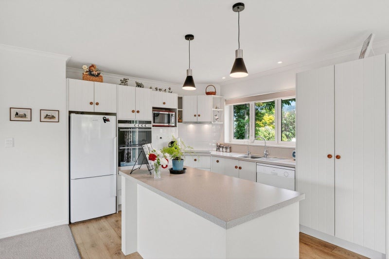 Retirement, holiday or starter64595002322049113