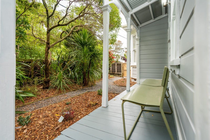 CHARMING BROOKLYN CHARACTER COTTAGE64595494083457112