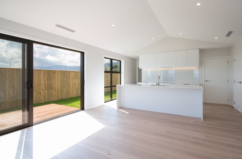 Elevated, views of the ranges, 4 bedroom, 2 living64672991185027114