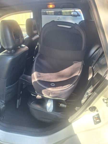 Newborn car seat, Maxi-Cosi Jade Bassinette + FamilyFix3 Base + Nova Stroller64517739441026110