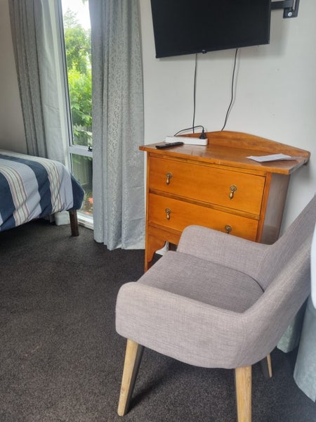 Stand alone cabin with own entrance64518009738881112