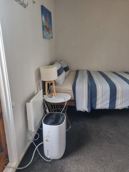 Stand alone cabin with own entrance64518009738881111