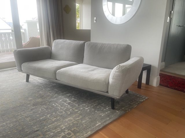 Sofa64517966997890112