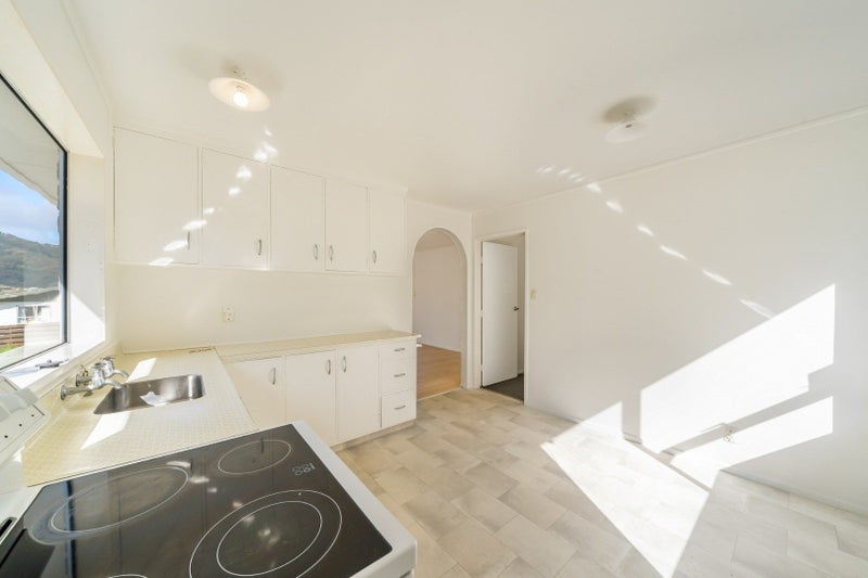 Wainuiomata, 3 bedrooms64518219153154112