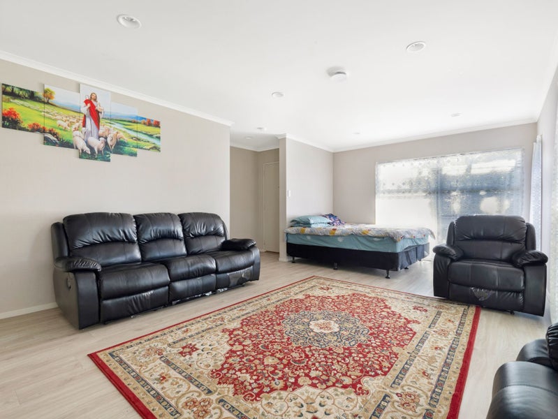 A Well-Connected Family Base in Manukau64518219170051111