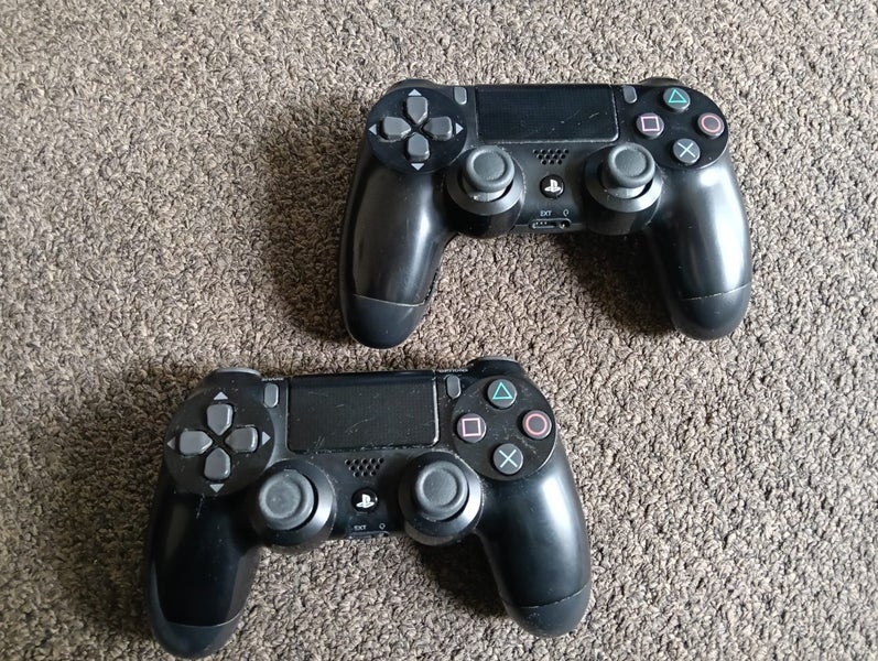 PS4, controllers, charging dock & 4 games64518251908099111