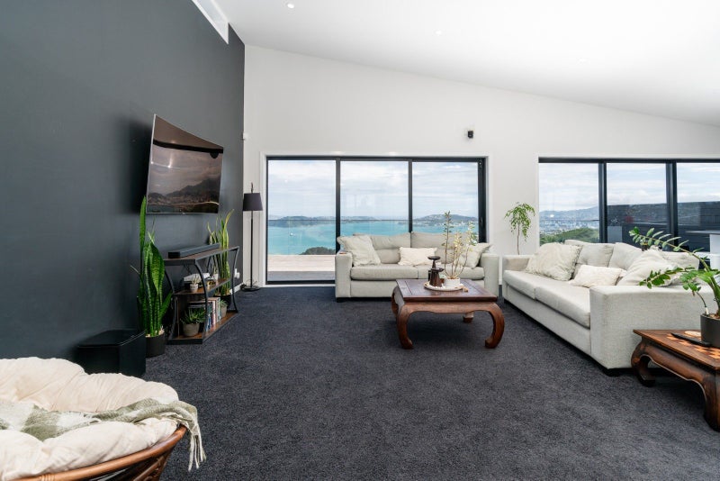 DESIGNED FOR SUN, SHELTER AND STARGAZING64518711144705111