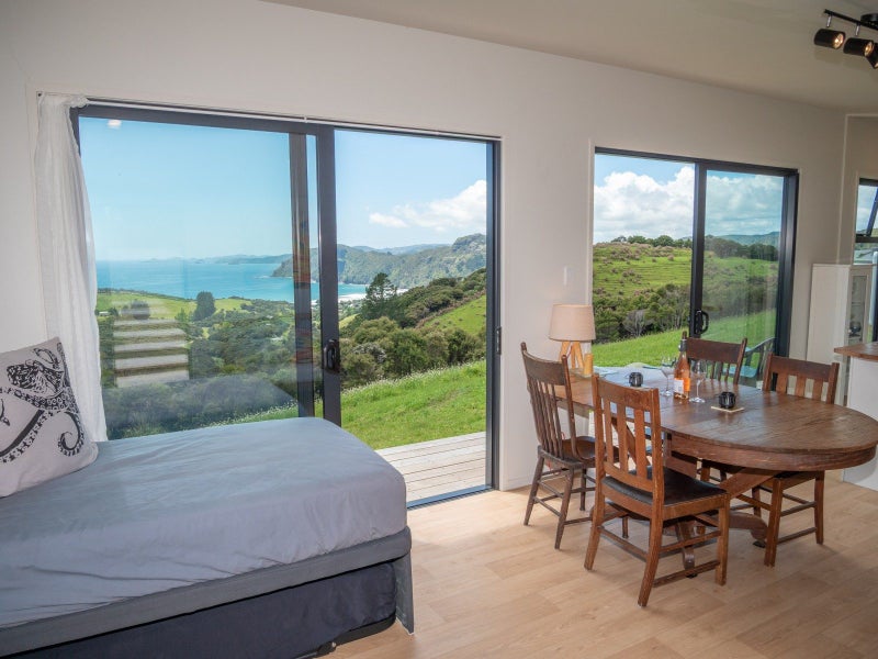Coastal retreat with breath-taking views64518711159554114