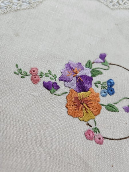 Vintage Hand Embroidered & Crochet Linen Traycloth #1 Carousel 2