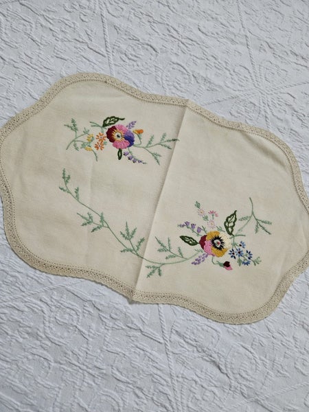Vintage Hand Embroidered & Crochet Linen Traycloth #3 Carousel 3
