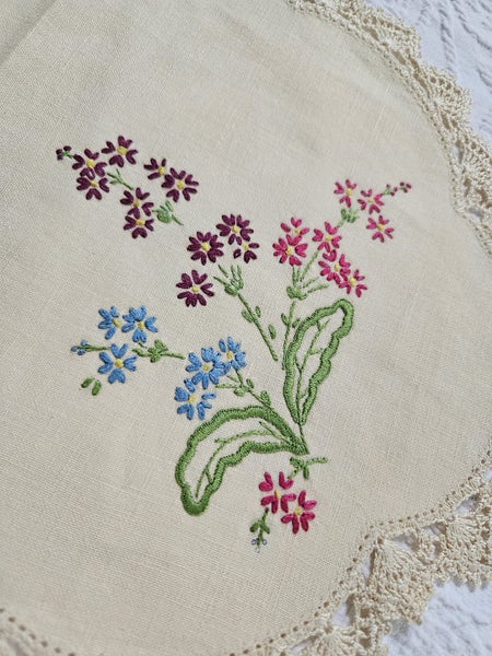 Vintage Hand Embroidered & Crochet Linen Traycloth #6 Carousel 1
