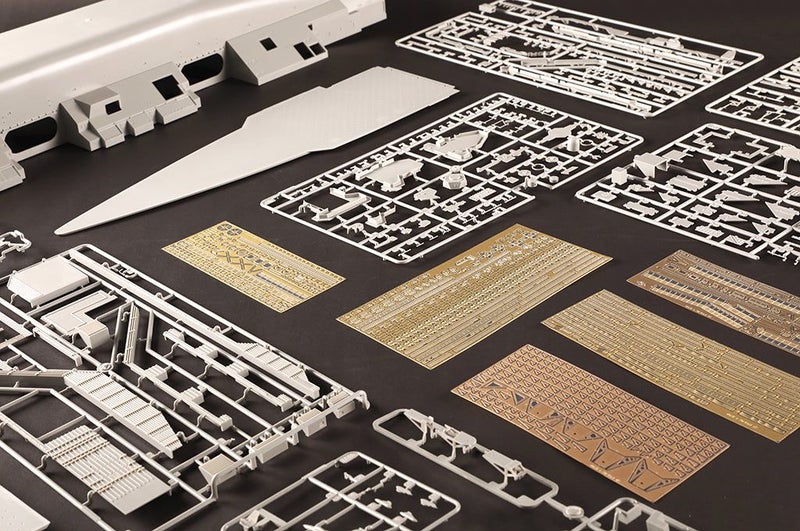 Trumpeter 1/350 Scale USS Gerald R. Ford CVN-78 Supercarrier Plastic Model Ki... Carousel 8