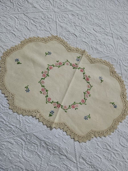Vintage Hand Embroidered & Crochet Linen Traycloth #8 Carousel 1