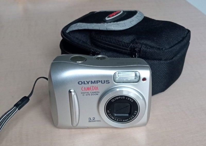 Olympus C370 3.2 mega pixel compact in new condition Carousel 6