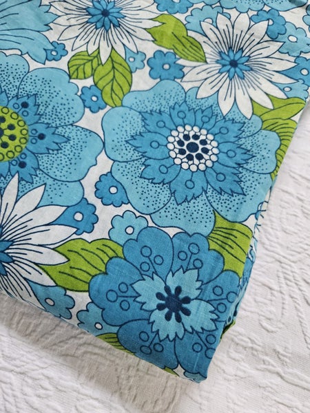 Retro Alert! Blue & Green Floral Single Sheet Carousel 2