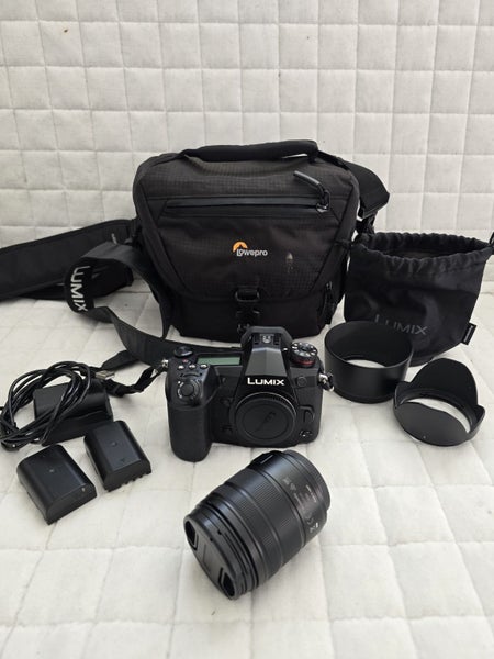 Panasonic Lumix G9 + 14–140mm Lens Plus Accessories - Near New Carousel 1