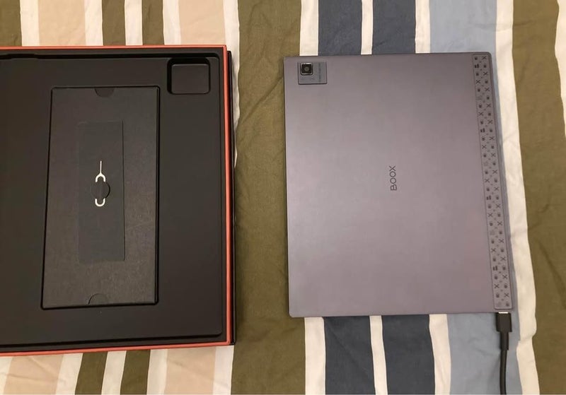 Onyx Boox Tab Ultra - 10.3" E-Ink ePaper Android Tablet Carousel 1