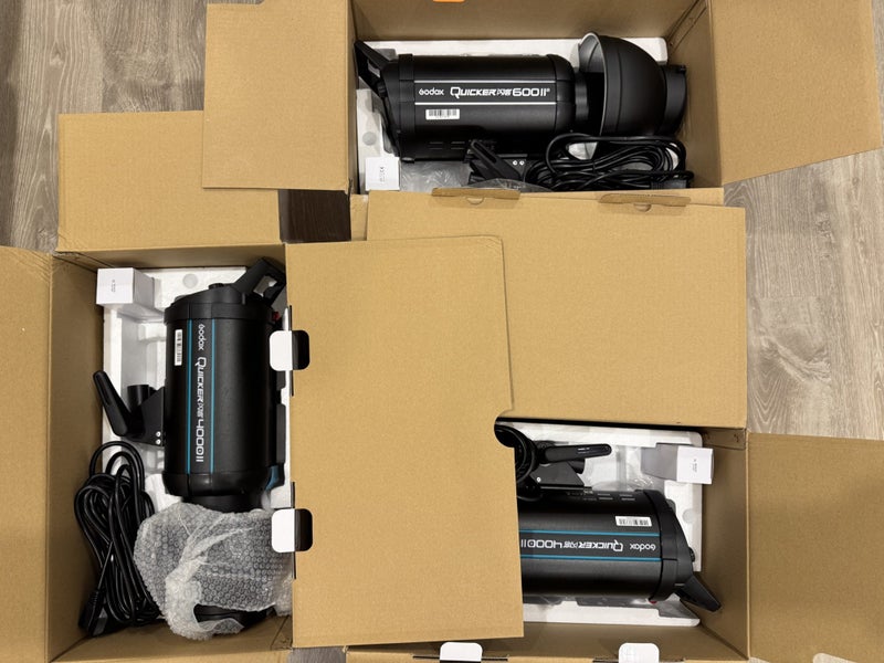 Godox Studio Flash Kit – QT600IIM + QS400II x2 + Softboxes + Light Stands64519518096259110