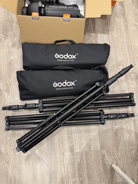 Godox Studio Flash Kit – QT600IIM + QS400II x2 + Softboxes + Light Stands64519518096259113