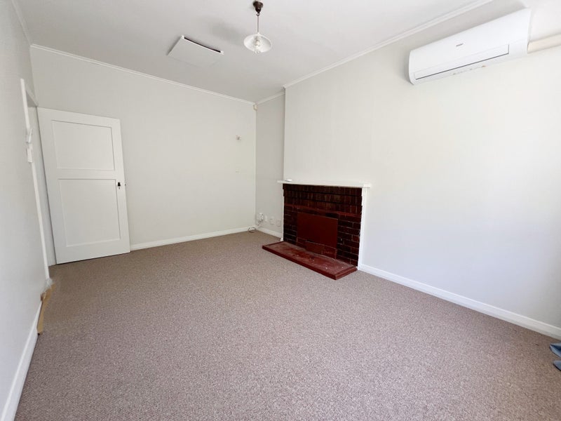 Mount Roskill, 2 bedrooms64519984438786113
