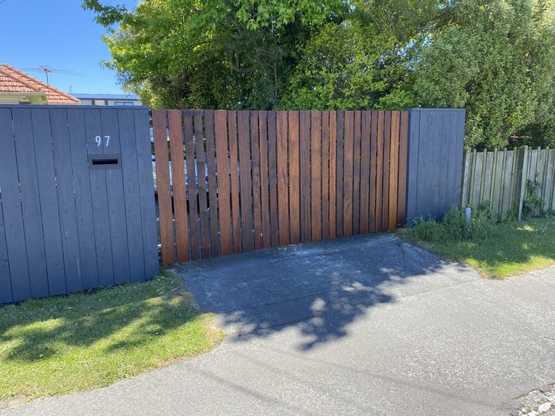 Doyleston Gates timber entry/driveway gates Carousel 2