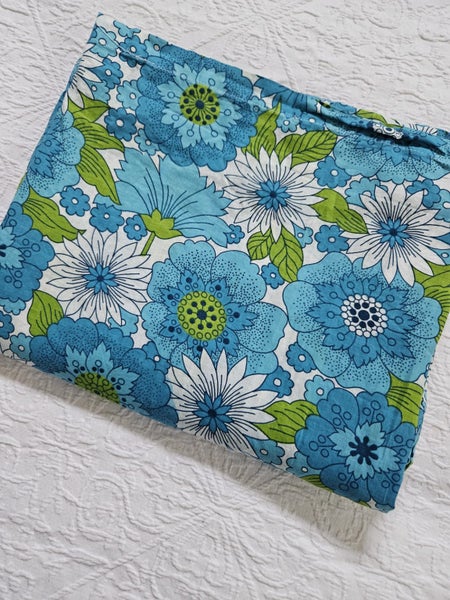 Retro Alert! Blue & Green Floral Single Sheet Carousel 1