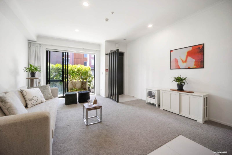 Modern, Connected Living at the Point!64521955656321111