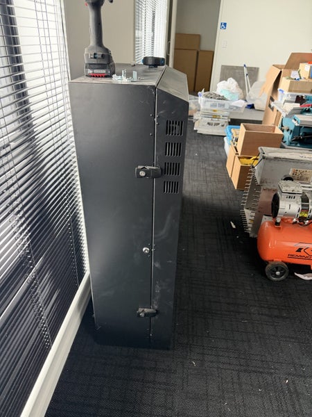 Vertical Server Rack 6RU Carousel 2