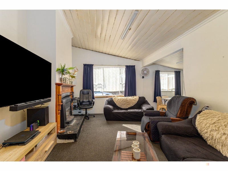 Three Bedrooms and Two Rumpus Rooms!64525128816515112