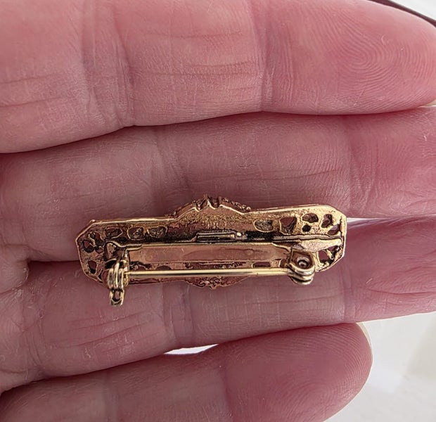 Deceased estate. Bar brooch Carousel 5