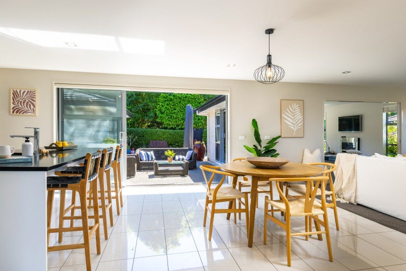 Desirable location with immediate possession64525226044931114