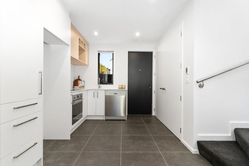 FREE 3 Months Property Management - 6/3 Ayr St64526918905346113