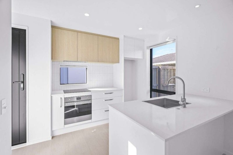 Waltham, 2 bedrooms64525724902275111