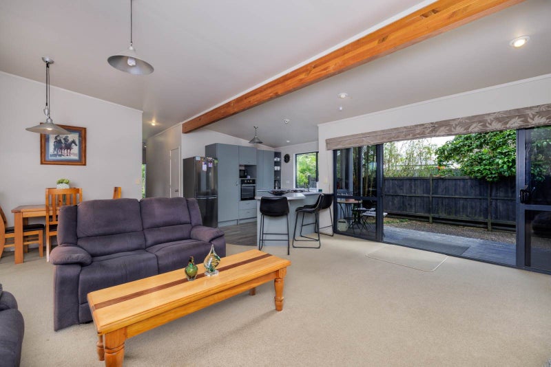 Cute As A Button + Priced To Sell64525725029890113