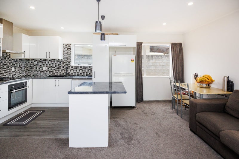 Smart, Low-Maintenance Living on Rhodes Drive64525917886595114