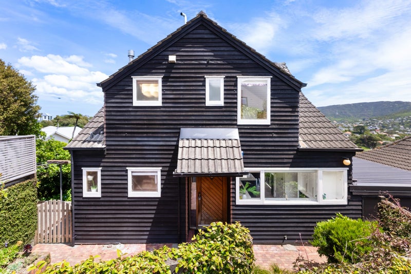 Sunny Architectural Perfection64525918035074110