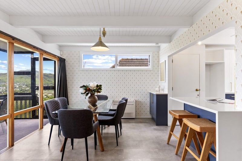 Sunny Architectural Perfection64525918035074114