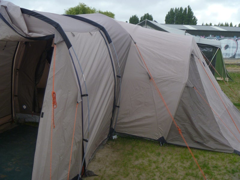 Tent64526001250945114