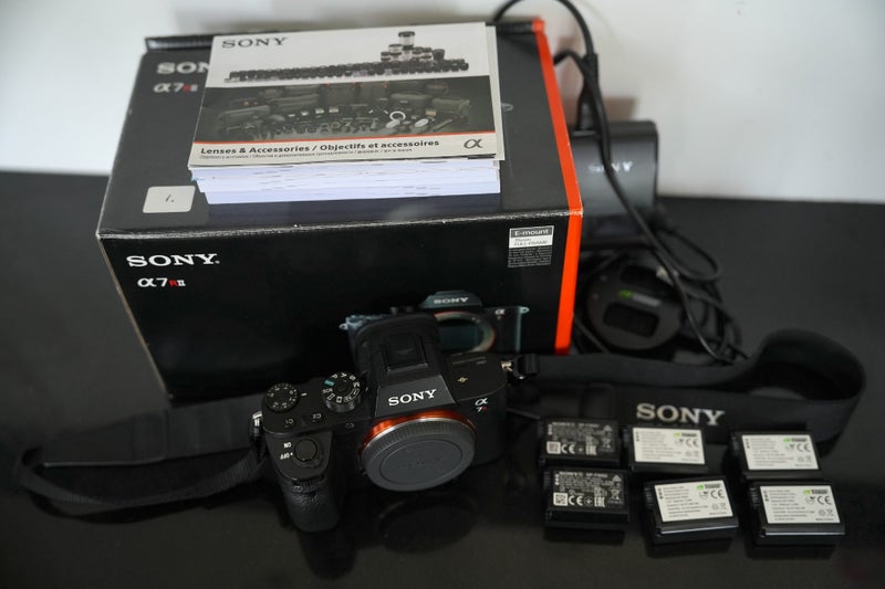 Sony A7Rii- Mirrorless 42MP- Low shutter count64526140120834111