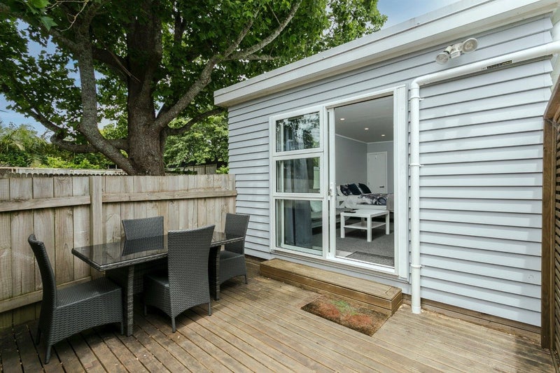 Sandringham, Studio64526112095105110