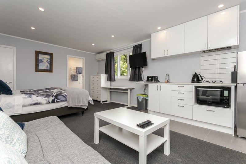 Sandringham, Studio64526112095105111