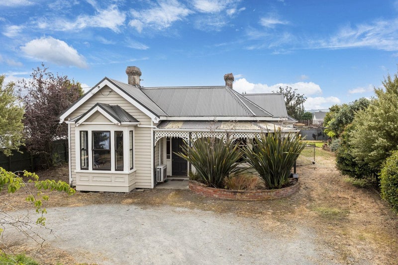 Modern Comforts, Classic Charm, Prime Milton Locat64526320022403110